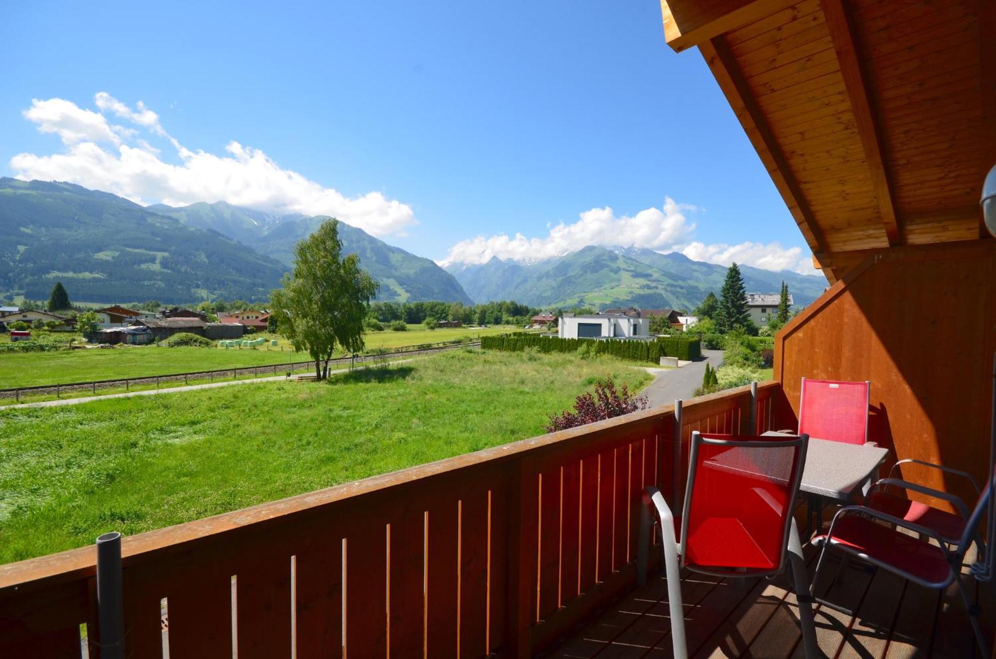 Apt Mountain View By - Alpen Apartments Zell am See Bagian luar foto