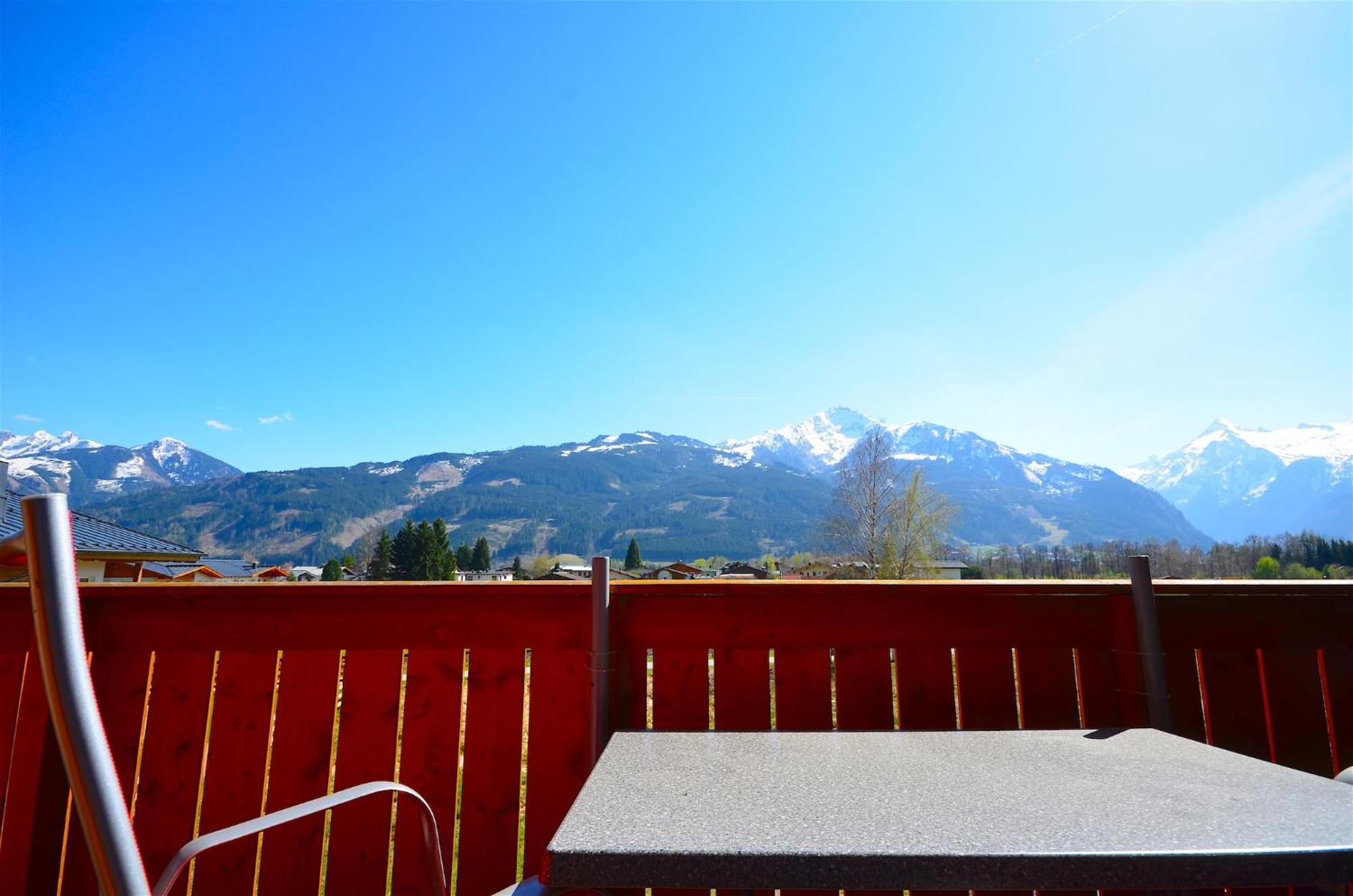 Apt Mountain View By - Alpen Apartments Zell am See Bagian luar foto