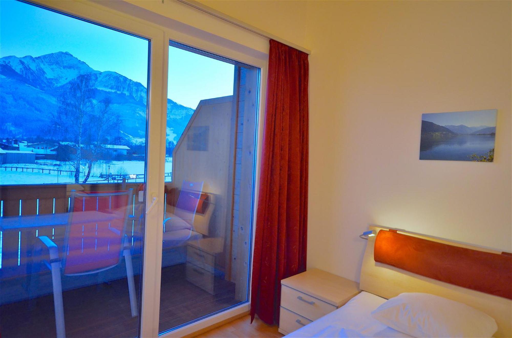 Apt Mountain View By - Alpen Apartments Zell am See Bagian luar foto